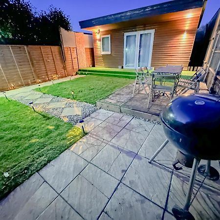 Stunning Studio Garden House - Free Wifi & Parking Hendon Exterior photo