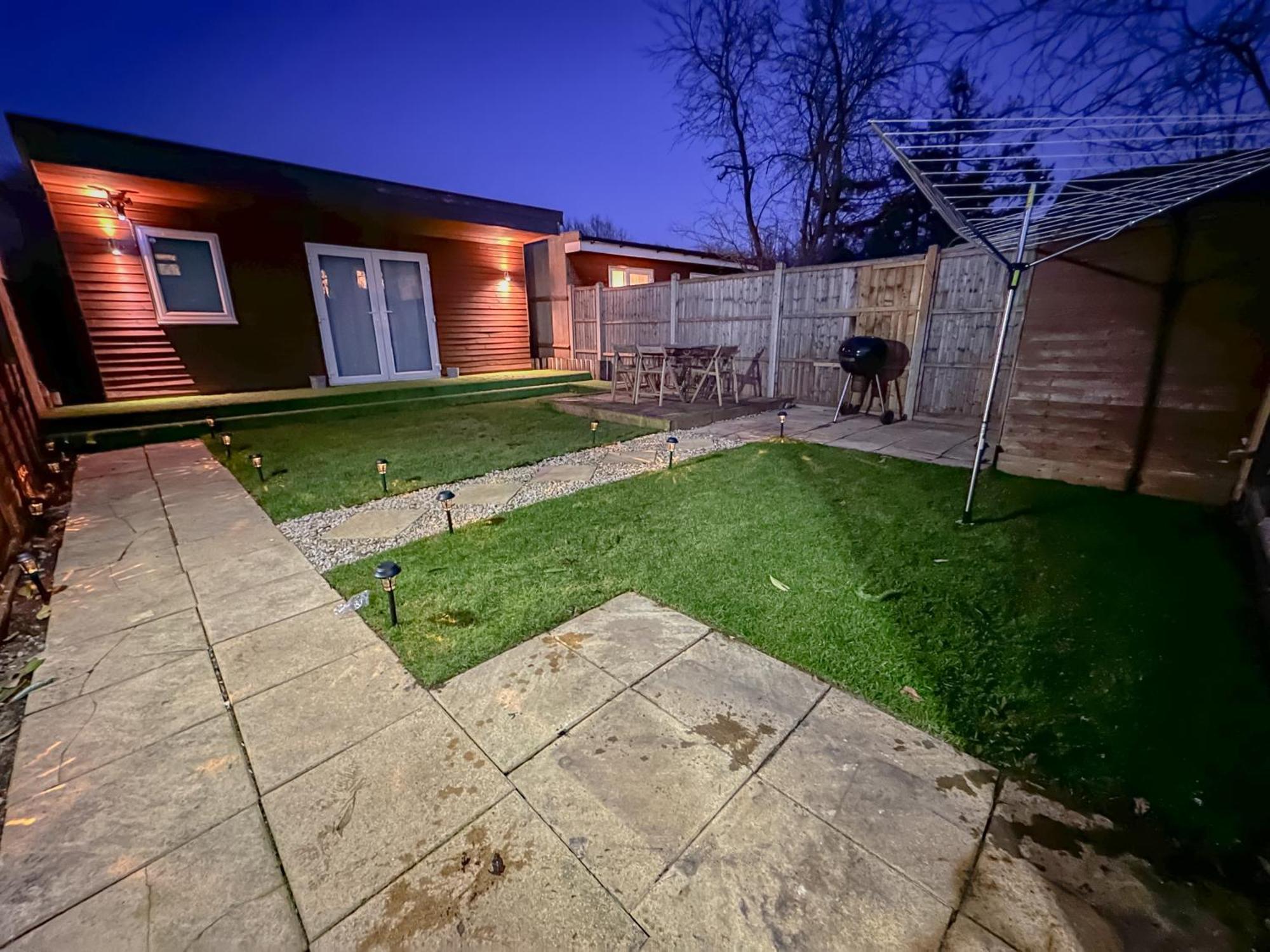 Stunning Studio Garden House - Free Wifi & Parking Hendon Exterior photo