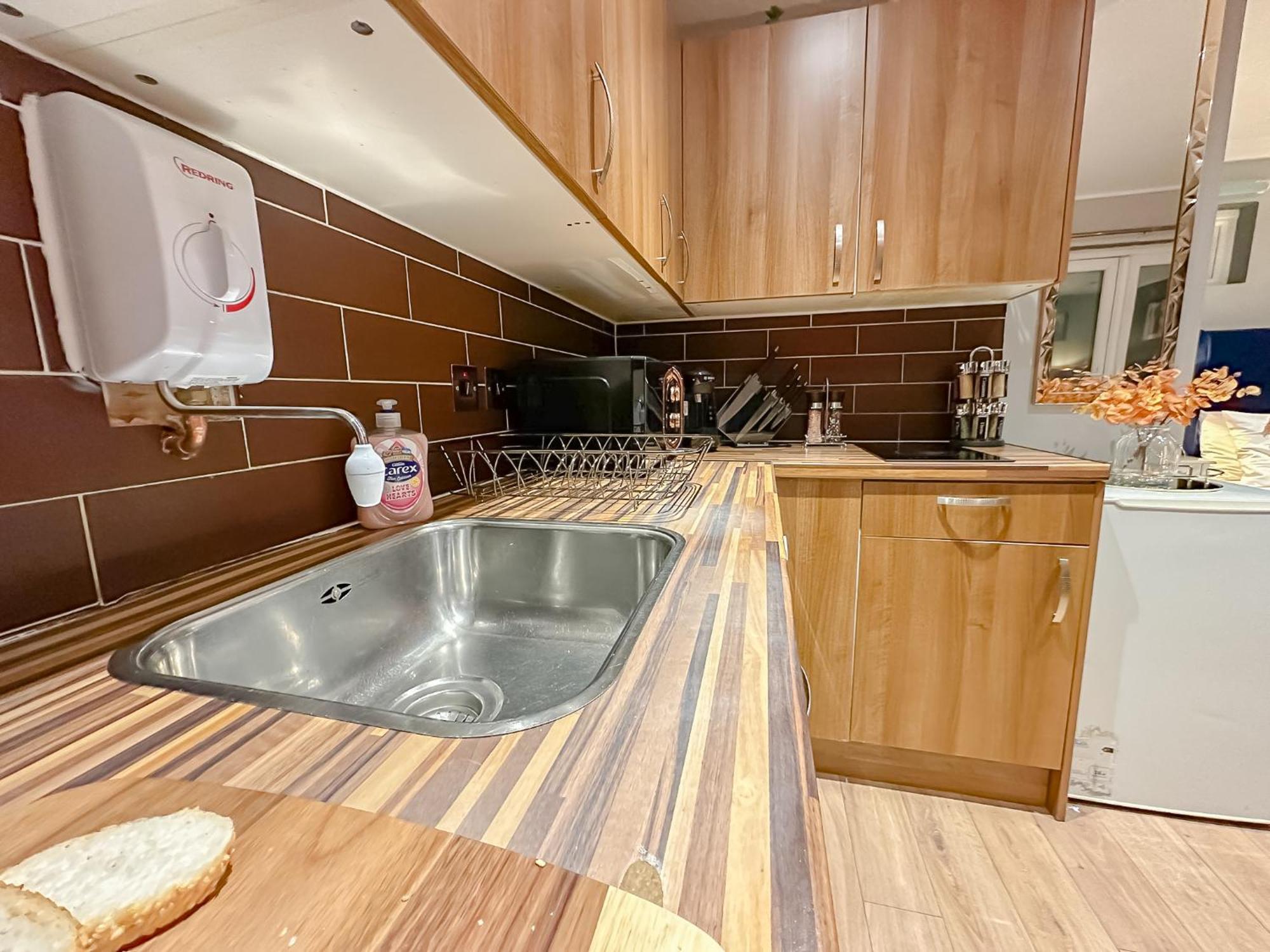 Stunning Studio Garden House - Free Wifi & Parking Hendon Exterior photo